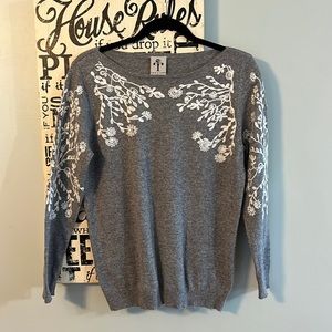 Rain & Rose Embroidered Sweater Size Medium Soft 3% Angora